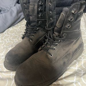 Rhino brand Mens steel toe work boots size 9